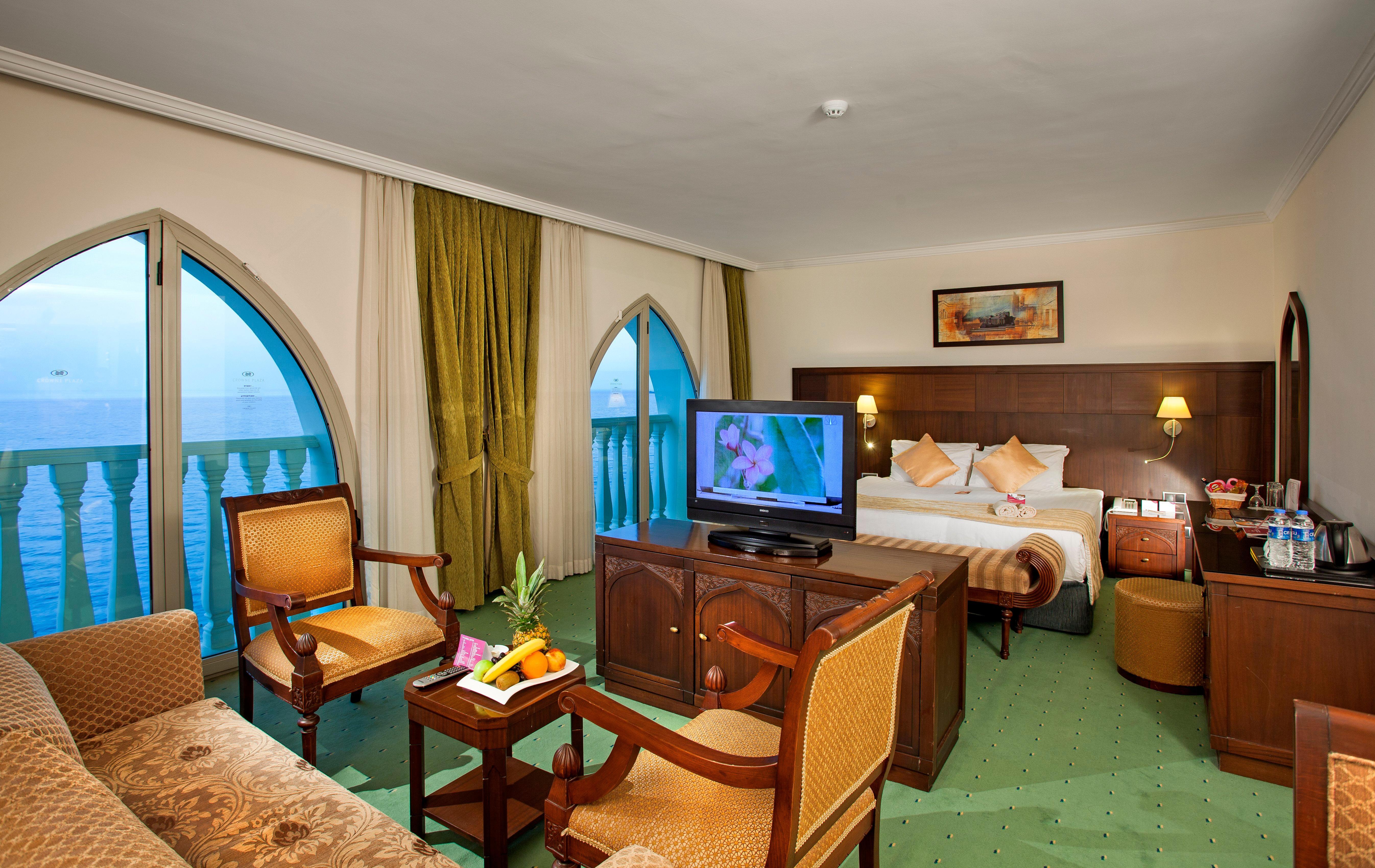 Hotel Crowne Plaza Antalya By Ihg Exterior foto A room at the Grand Hotel