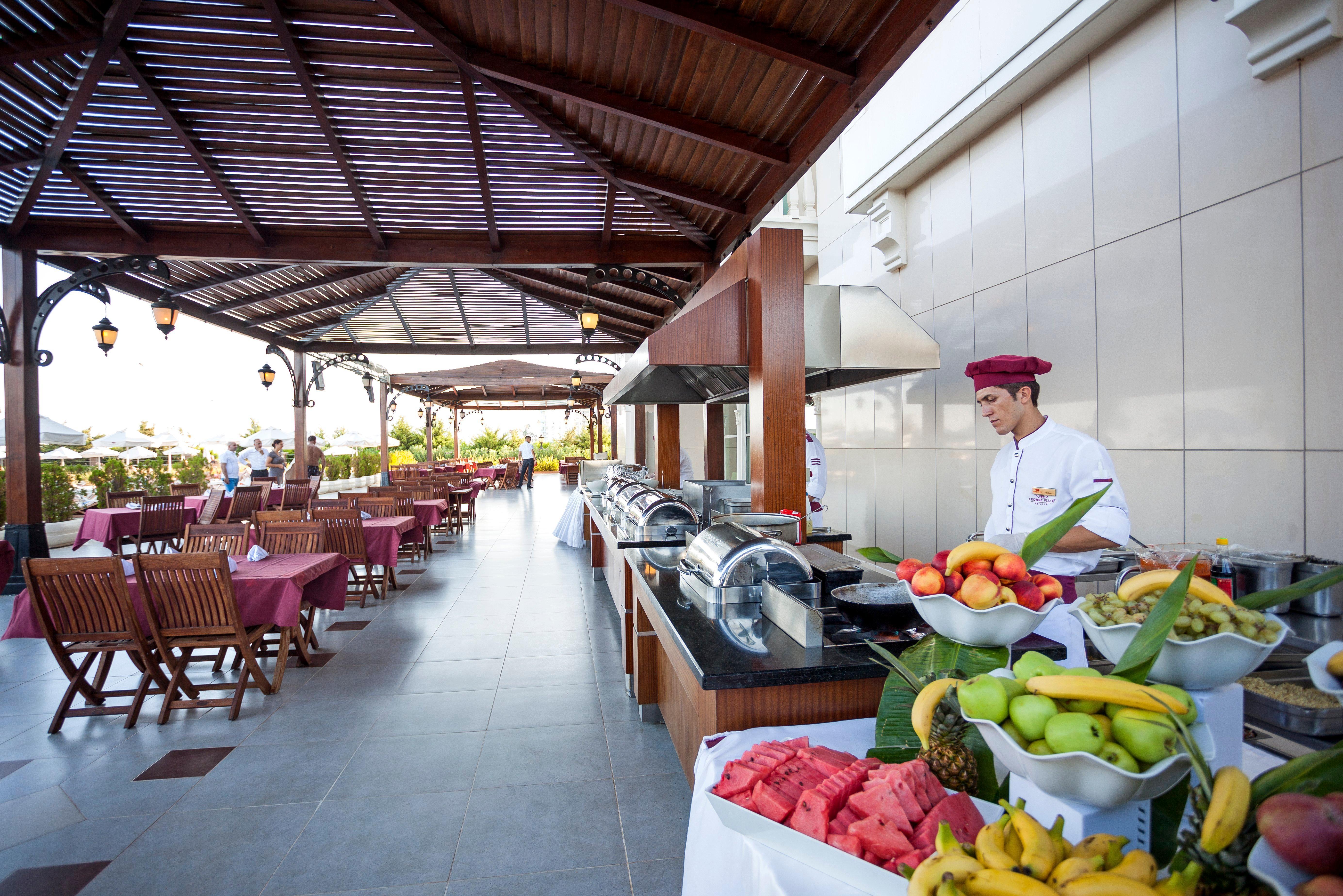 Hotel Crowne Plaza Antalya By Ihg Exterior foto The Terrace Restaurant