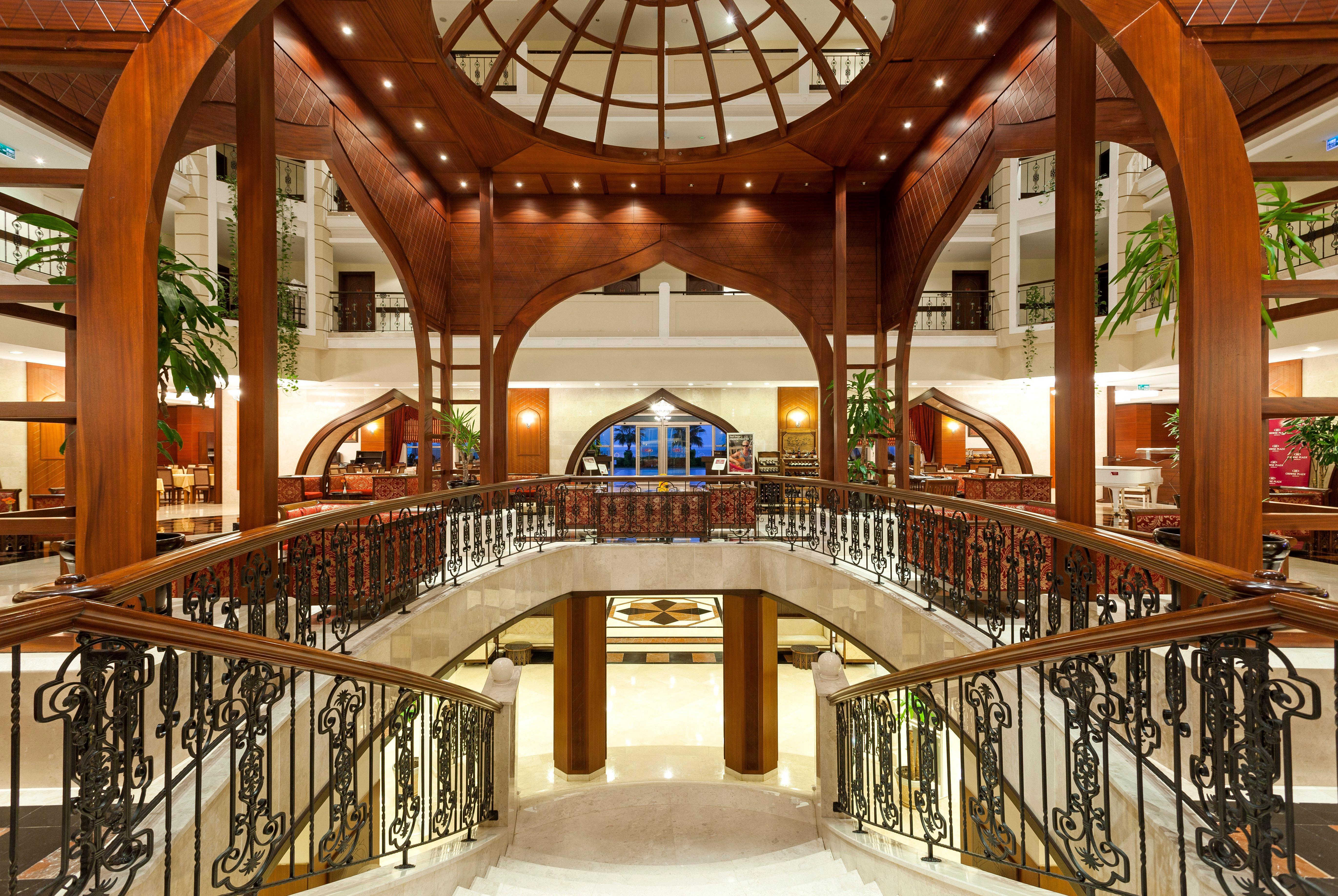 Hotel Crowne Plaza Antalya By Ihg Exterior foto The lobby of the hotel