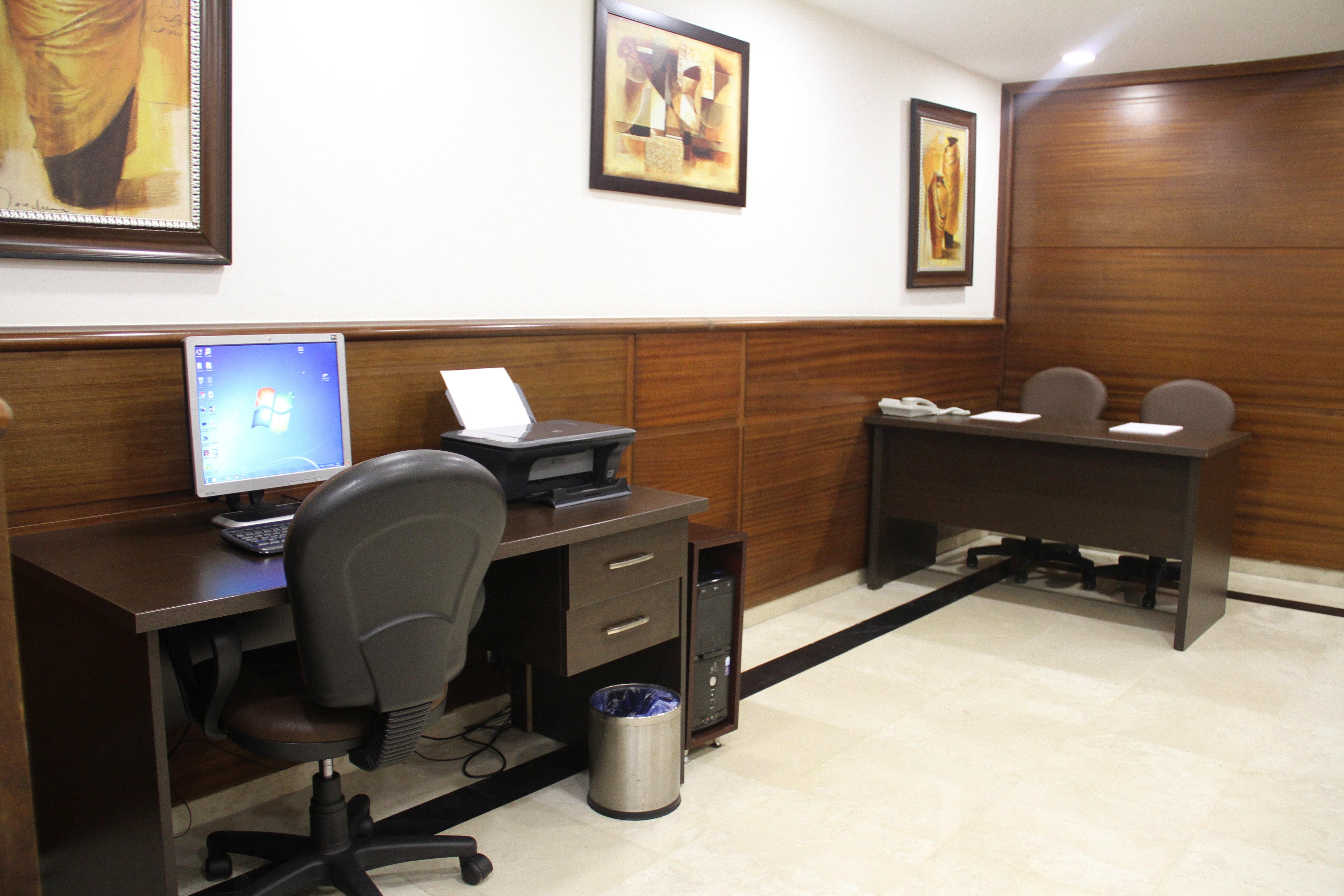 Hotel Crowne Plaza Antalya By Ihg Exterior foto Business Center