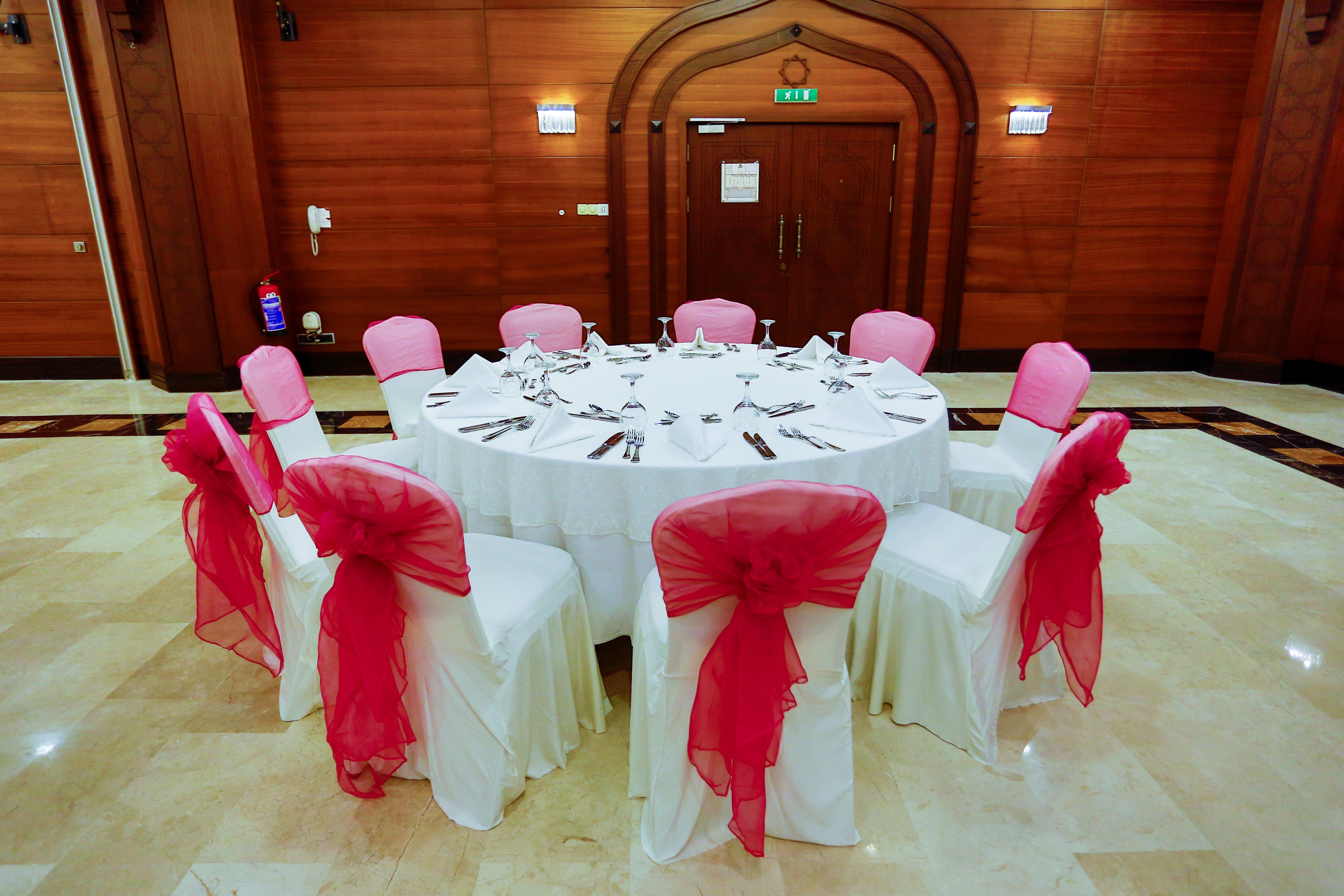 Hotel Crowne Plaza Antalya By Ihg Exterior foto A table set for a formal dinner